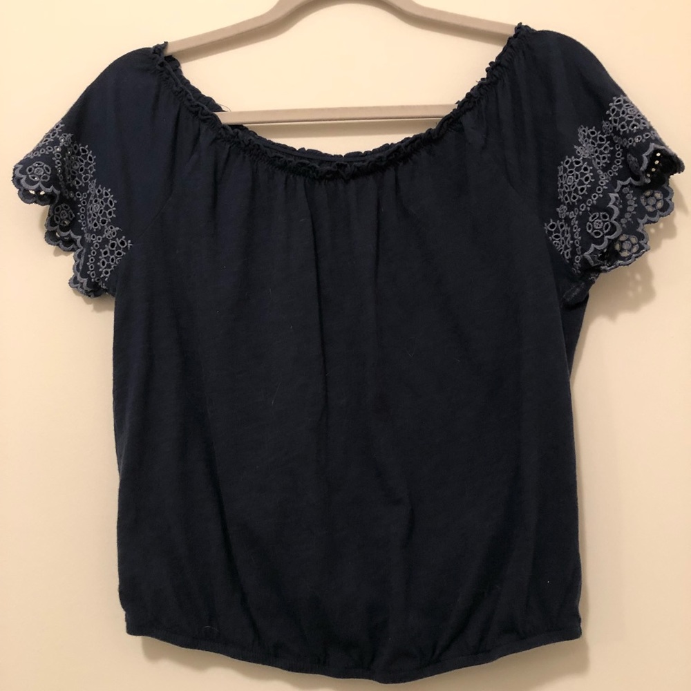 American Eagle navy blue crop top